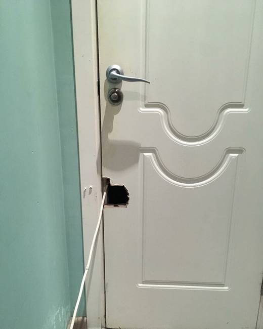 „Megkértük a villanyszerelőt, hogy valahogy csatlakoztassa a hűtőszekrényt a fürdőszoba fázisára."