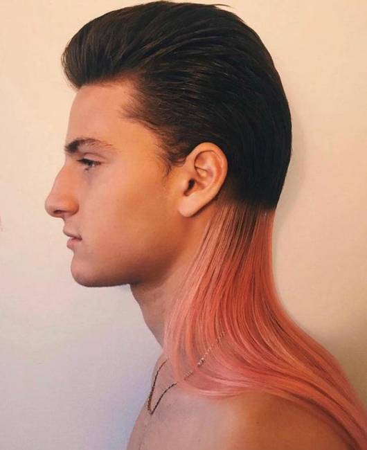 Elöl tőzsdeügynök, hátul influencer.