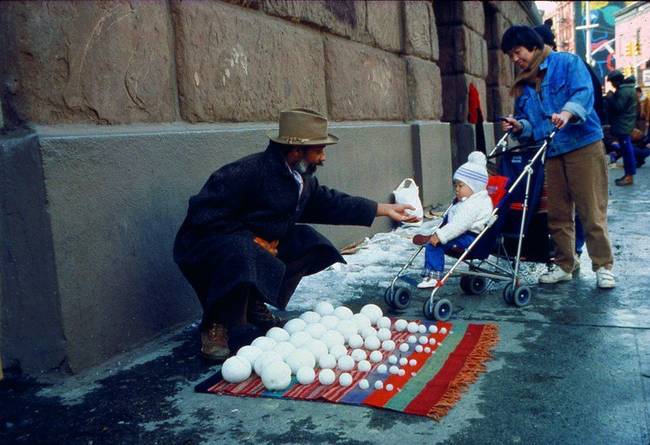Hógolyóárus, 1983-ban.