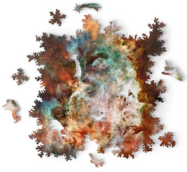 Ez a galaxis puzzle szinte végtelen kombinációkat kínál a furcsa alakú darabkáival.