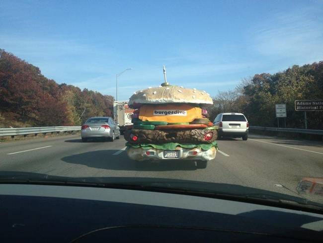 „Ma láttam egy guruló hamburgert."