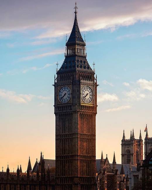 1504-ben a híres Big Ben óratornyot börtönként használták.
