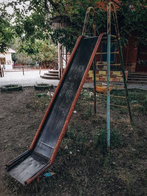 Kétszer is gondold meg, hogy lecsúszol-e ezen a csúszdán.