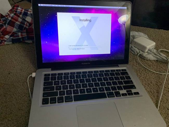 „Ezt a drága MacBook Pro-t kidobták, mert rossz volt a memóriája. Kicseréltem, és több ezer dollárt spórolva lett egy tökéleset MacBook-om!"