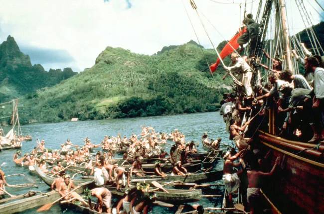 Hogyan került 1 férfi és 10 nő egy lakatlan szigetre, és nemzettek 30 gyereket? A Pitcairn-sziget őrült története