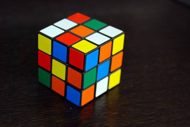 Az iPhone, a Rubik-kocka és a Harry Potter könyvek az emberiség történelmének legtöbbet eladott termékei.