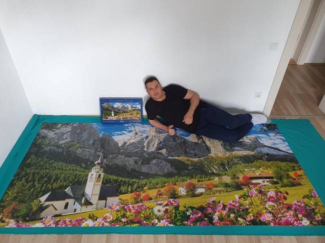 „Apám épp most fejezte be a 13200 darabos kirakós játékot, és nagyon büszke rá."