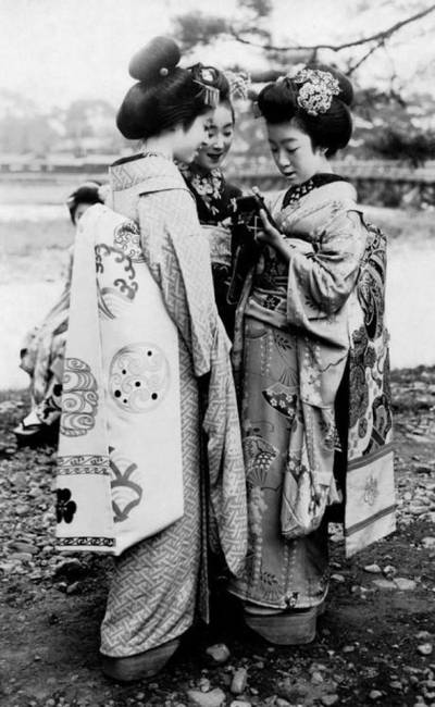 Japán gésák a 20-as évekből.