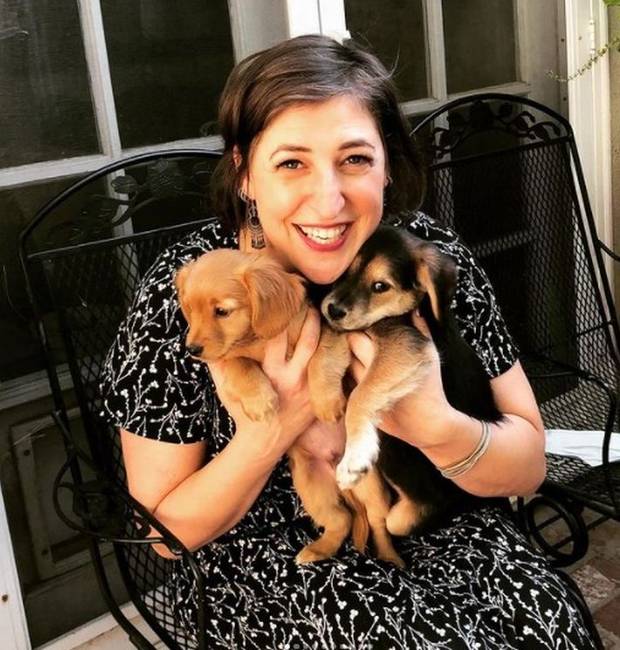 Mayim Bialik - neurológus.