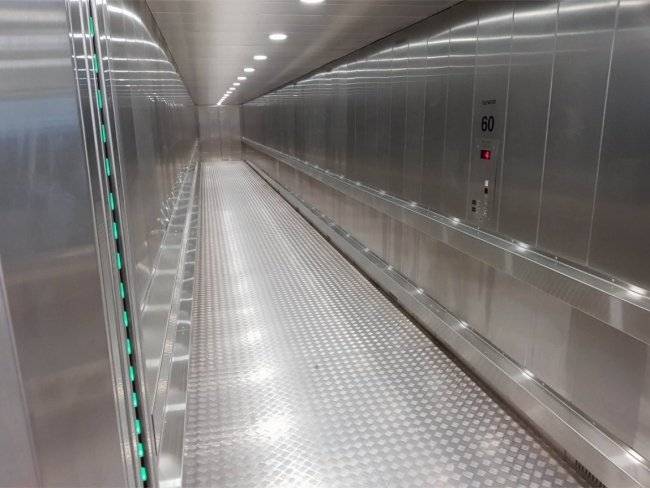20 méter hosszú lift, egy dán kórházban.