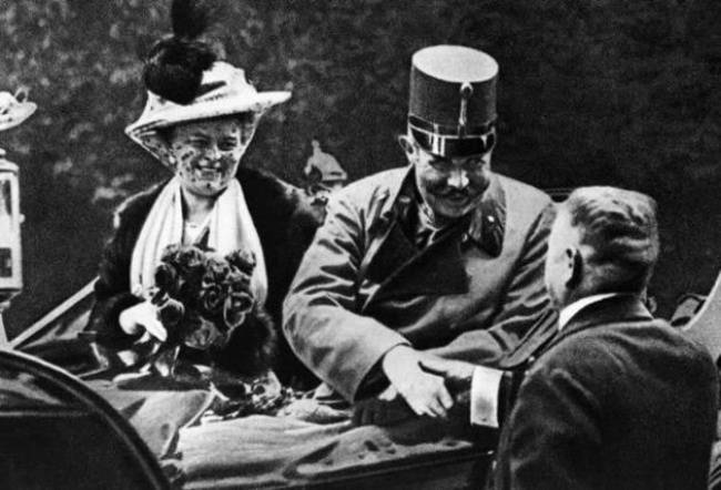 Habsburg–Lotaringiai Ferenc Ferdinánd és felesége azon a napon, amikor meggyilkolták őt 1914-ben.