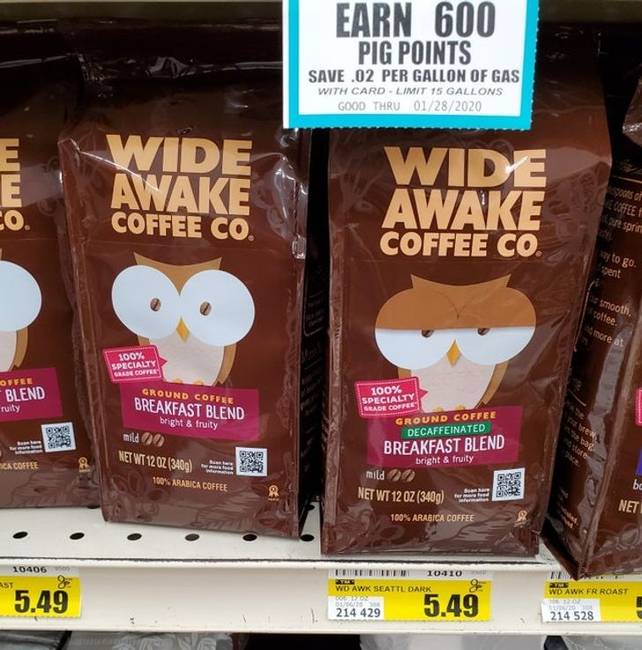 Ez a kávémárka jól megkülönböztethetővé tette a koffeines és koffeinmentes kávéinak csomagolását.