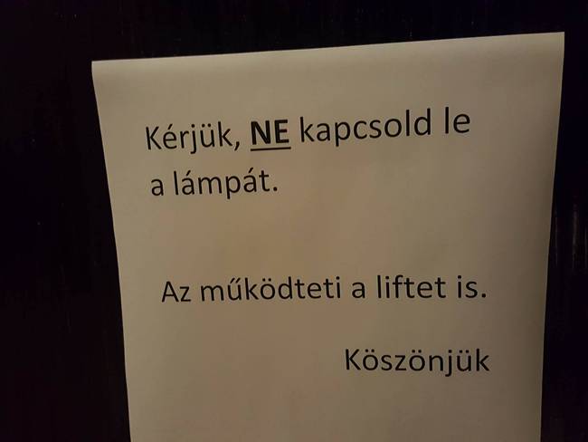 Amikor szólsz a villanyszerelőnek, hogy minél olcsóbban kéne kihozni az elektromos hálózatot... :D