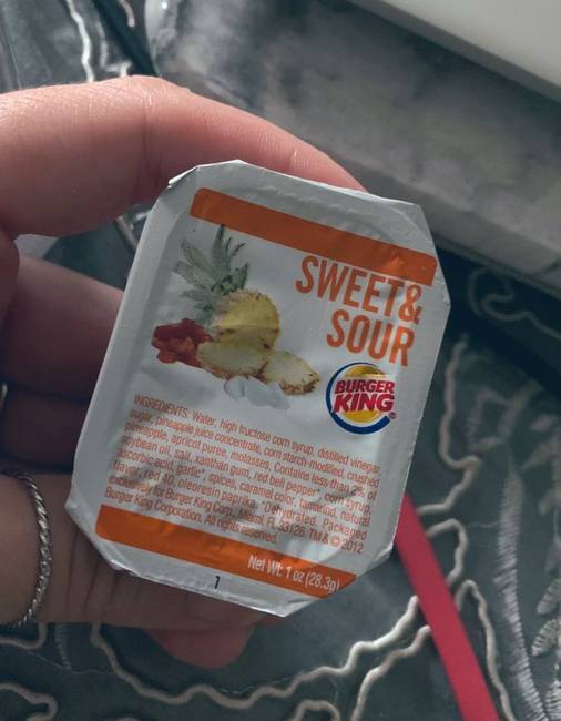 A Burger King édes-savanyú szósza ketchupból és ananászból készül.