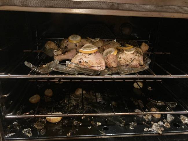 „A férjem hideg húslevest öntött a forró csirkéhez."