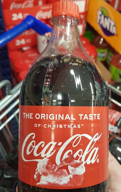 A karácsonyi Coca-Cola mintázata olyan, mintha egyszerűen megfolyt volna a festék.