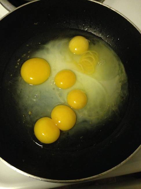 Láttál már spirális-formájú tojássárgáját? Ilyen is van.
