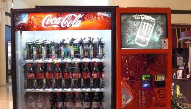Nagyobb eséllyel halhatunk meg egy italautomata használata közben, mint cápatámadás során.