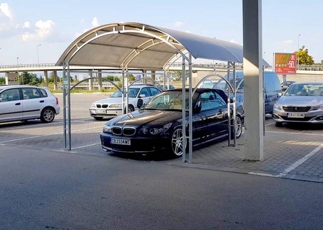 Miért nem lepődünk meg, hogy nem egy Suzuki-s állt ide be...?! :D