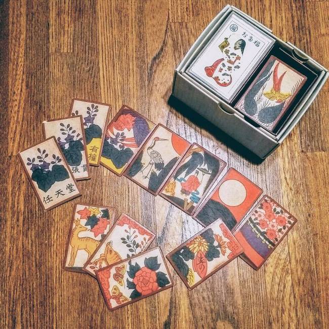 Antik Hanafuda kártyajáték abból az időből, amikor a Nintendo még kártyajátékokat árult.