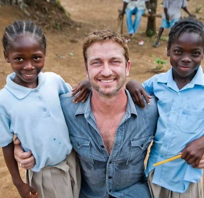 Gerard Butler - jogász.