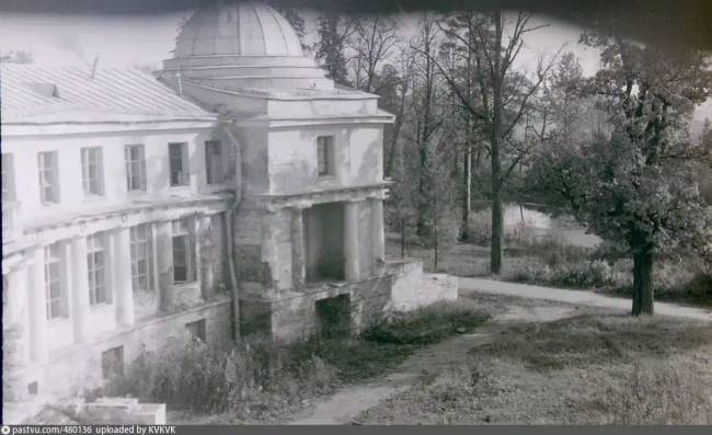 A kastély 1983-ban.
