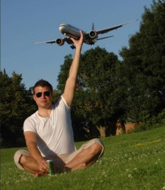 Csak egy szuper-realisztikus modellrepülő. Vagy mégsem?!