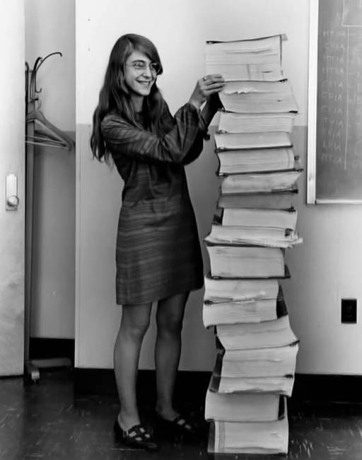 Margaret Hamilton, a NASA szoftvermérnöke, 1969-ben.