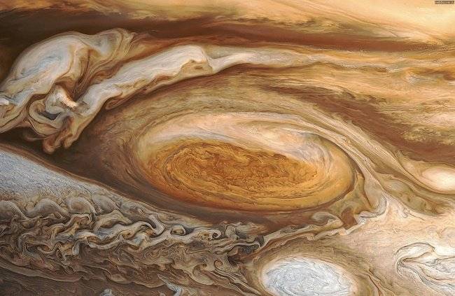 A Szaturnusz és a Jupiter felszínét gyémántok borítják.