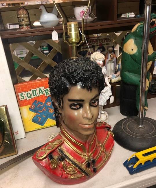 “Ezt a” Michael Jackson “lámpát egy garázsvásárban találtam.”
