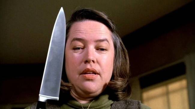 A Stephen King-féle Tortúra című film Annie Wilkes karakterének viselkedését a súlyos kokain- és alkoholfüggő személyek viselkedése inspirálta.