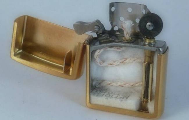 ZIPPO ÖNGYÚJTÓ.