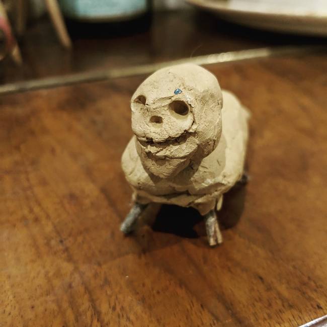 „A lányom ma gyurma-kutyát készített az iskolában. Tim Burton büszke lenne rá."