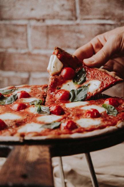 Állítsd össze álmaid pizzáját, és megmondjuk, hogy melyik melléknevek jellemeznek téged leginkább