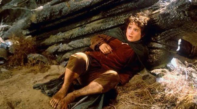 A Gyűrűk Ura: Miért hordanak a hobbitok ruhát, de cipőt nem?