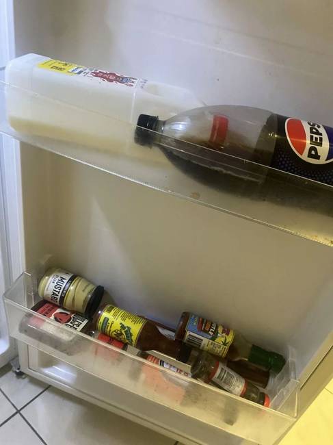 18 fotó, amelyen a feleségek és barátnők kissé kihozzák a férfiakat a sodrukból