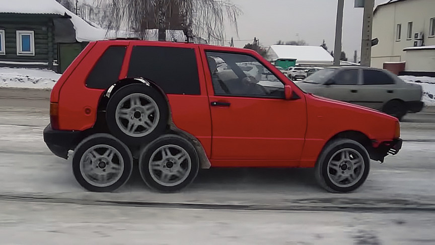 Ennek a Fiat-nak néggyel több kereke van, mint kellene és mindegyik remekül működik