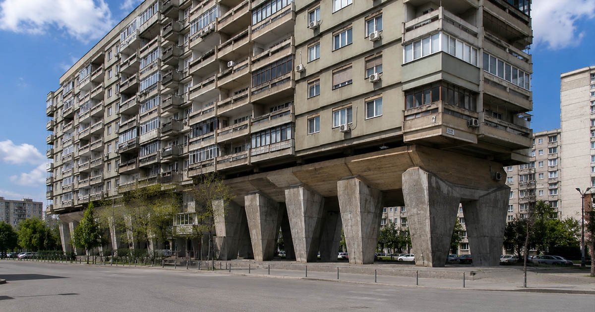 Miért építették „lábakra” a házakat a Szovjetunióban?