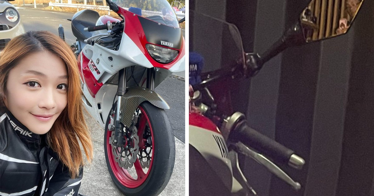 Egy gyönyörű japán lány a cuki motoros fotóival letarolta a netet, aztán egy tükörkép lebuktatta őt
