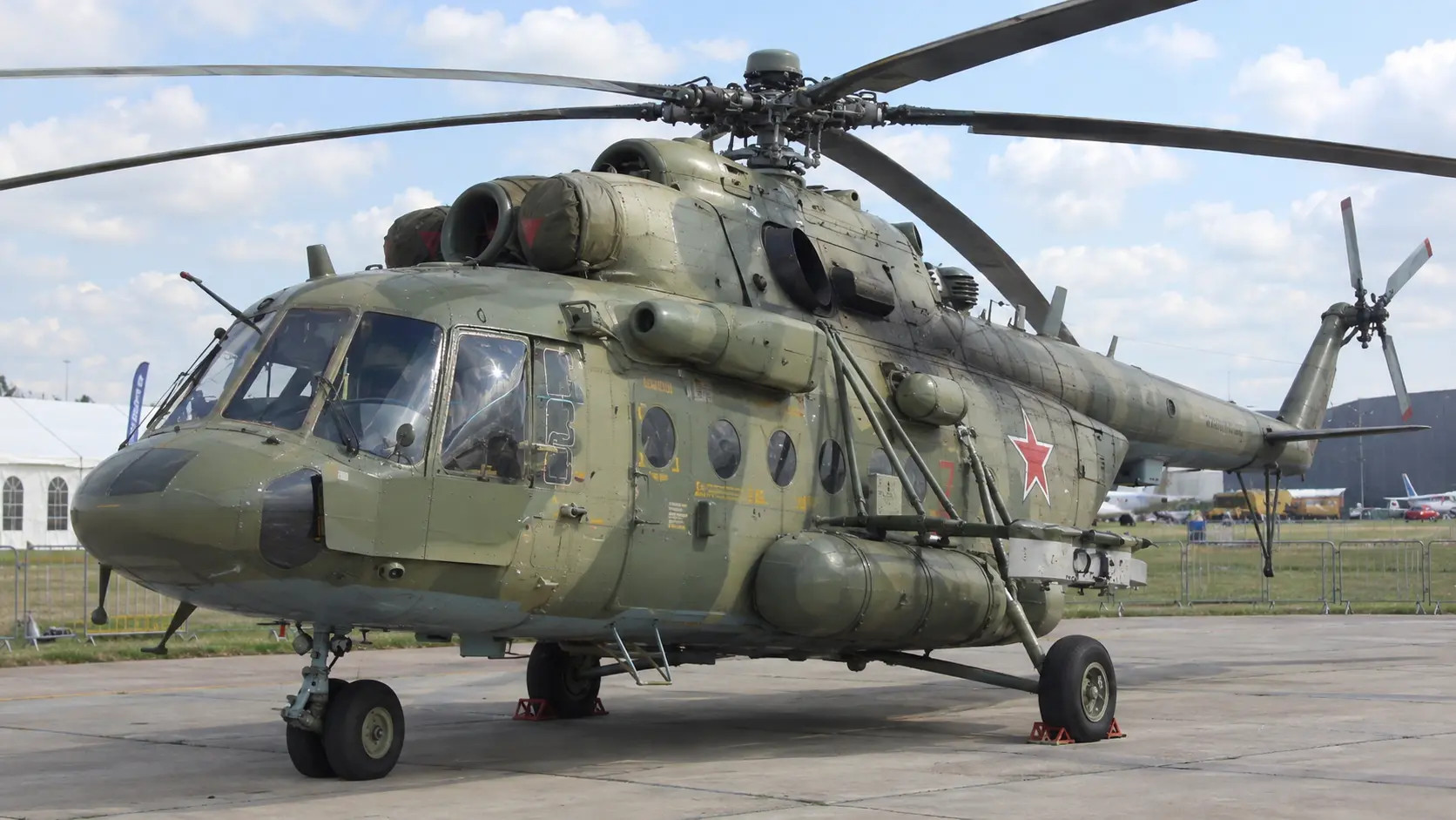 Hogyan tartják a helikopterlapátok a helikopter súlyát? Egy egyszerű kérdés és egy zavaros válasz