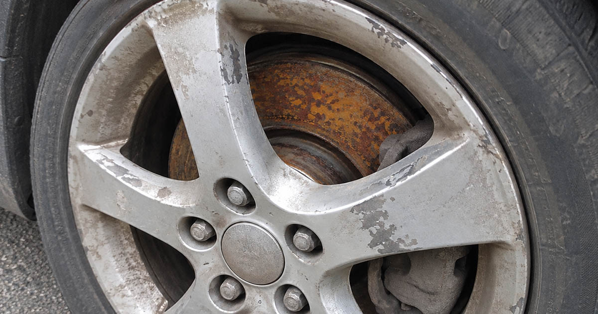 Miért rozsdásodnak a féktárcsák, és hogyan előzhető meg? Elmagyarázom