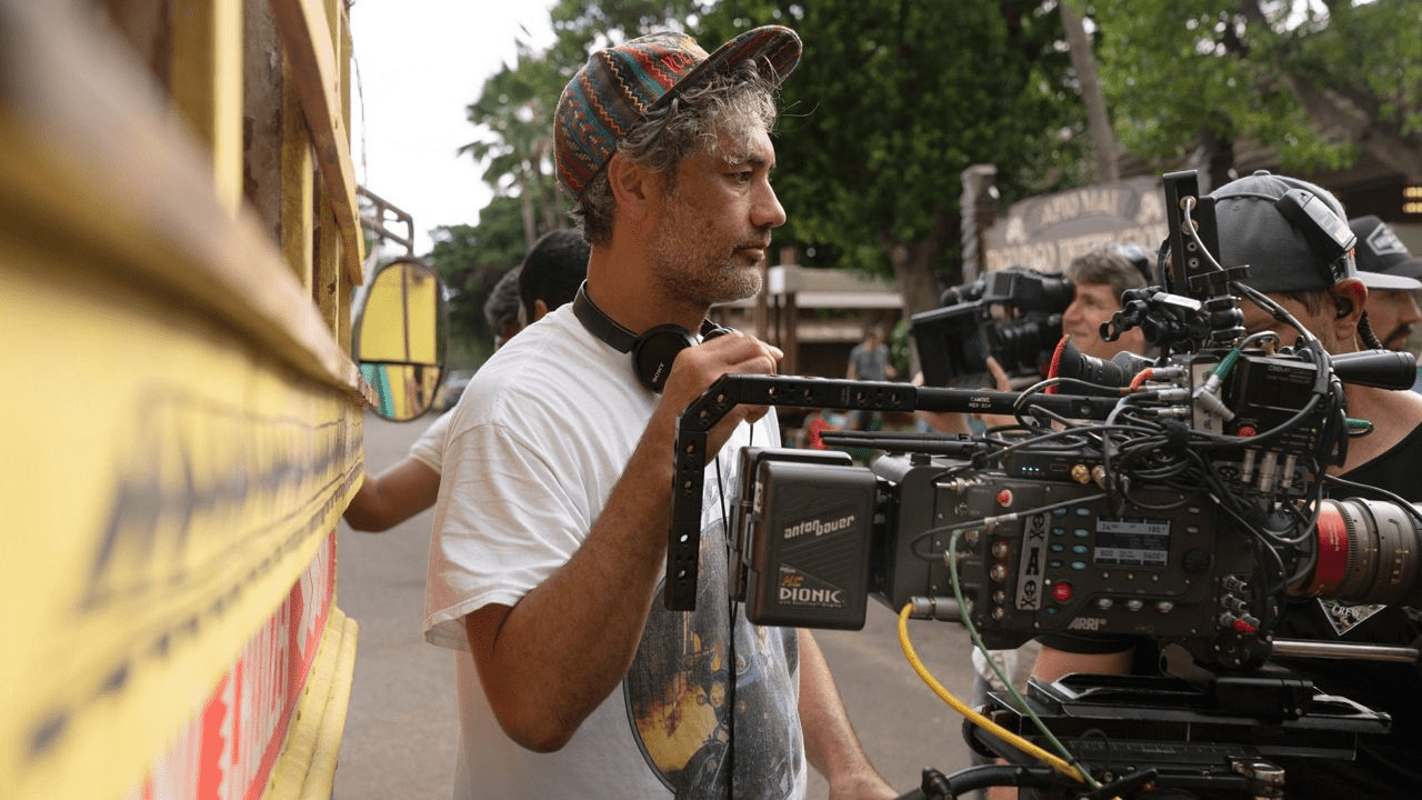 Taika Waititi Star Wars-filmjének munkálatai szünetelnek