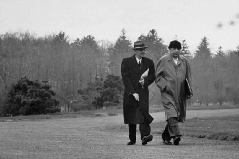 Gödel megoldotta Einstein egyenleteit és felfedezett… egy időgépet. Egy nagyon is valóságosat