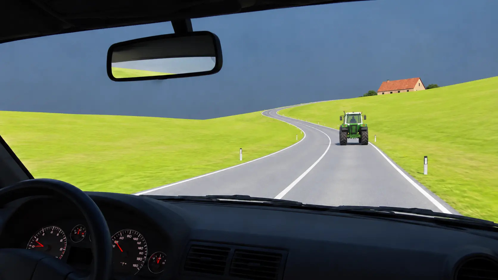 Szabad-e megelőzni egy traktort záróvonal esetén, ha az 30 km/h-nál lassabban megy? Rendezzük ezt a kérdést